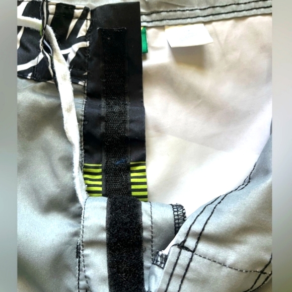 Mountain Dew Board Shorts Men's Green Striped Swim Trunks Size 38 - Picture 8 of 10